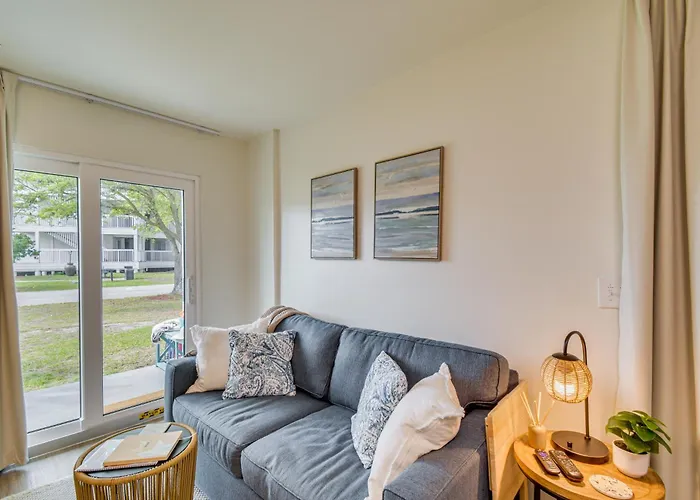 Steps To Beach! Couple Or Small Family Retreat! *