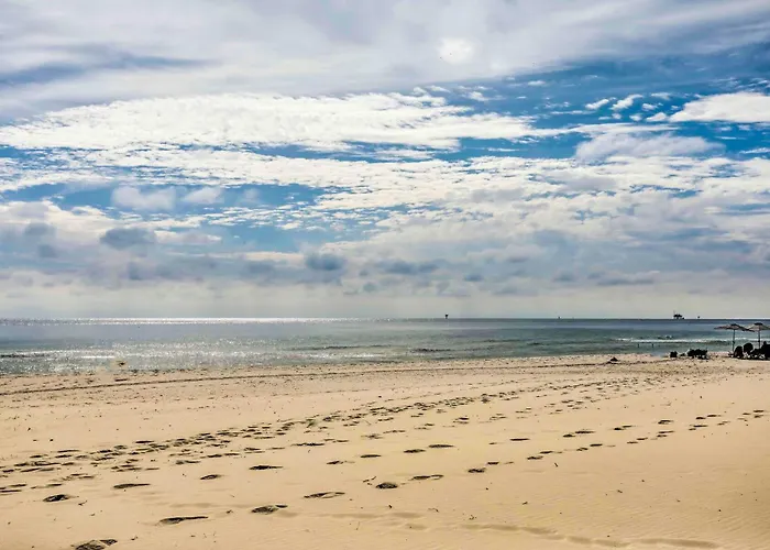 Holiday home Steps To Beach! Couple Or Small Family Retreat!