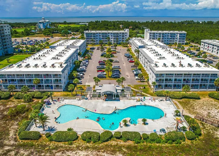 Steps To Beach! Couple Or Small Family Retreat! Gulf Shores