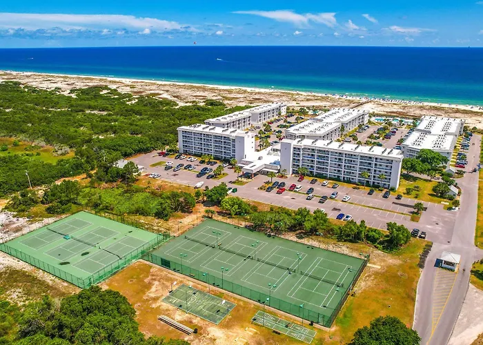 Steps To Beach! Couple Or Small Family Retreat! * Gulf Shores